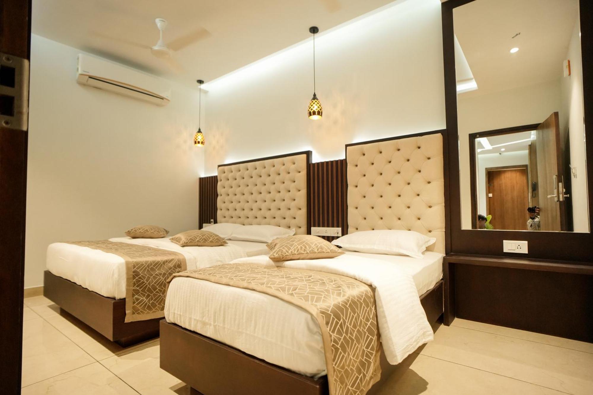 Sulu Residency Hotel Kochi Exterior foto