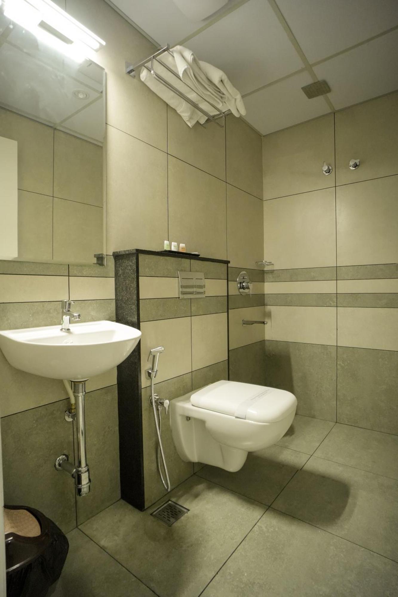 Sulu Residency Hotel Kochi Exterior foto